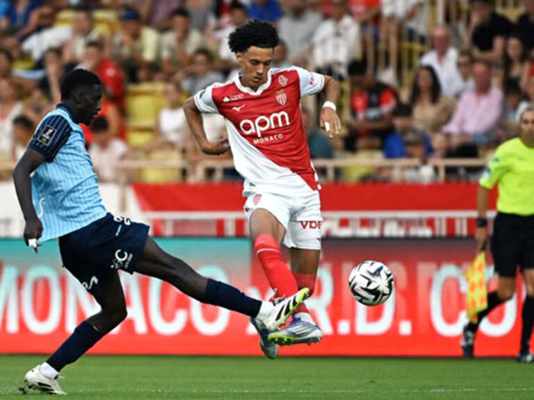 Tottenham mira Maghnes Akliouche, do Monaco, como alternativa a Savinho