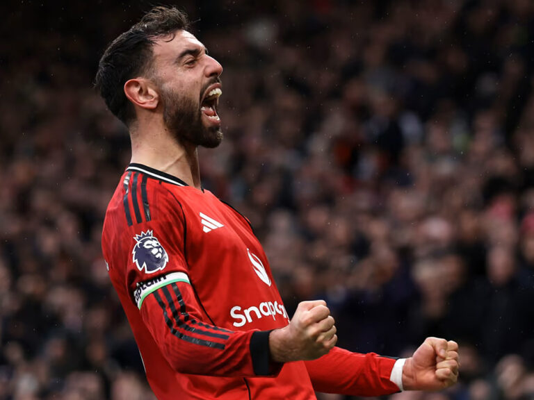 Bruno Fernandes decide no fim e mantém sequência perfeita do Manchester United de Carrick