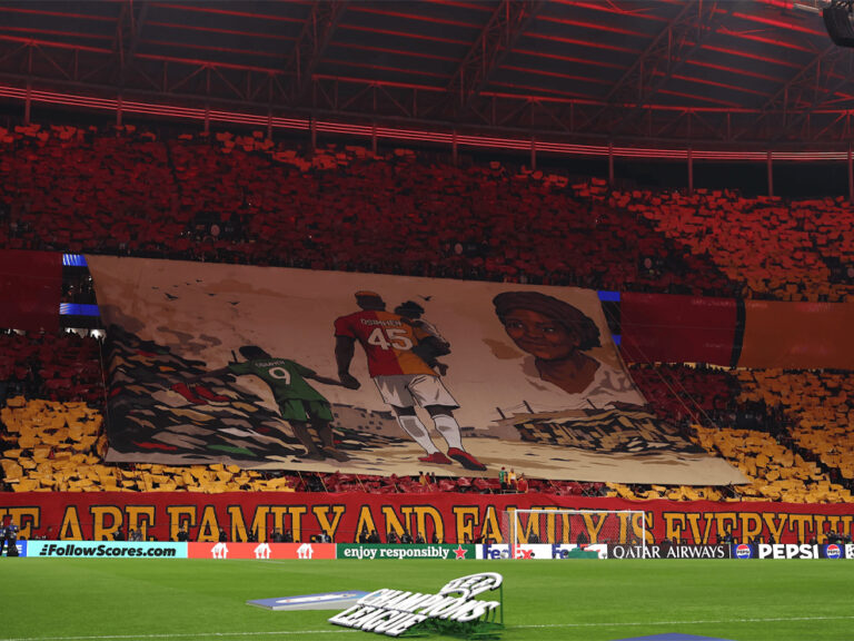 Osimhen é homenageado e garante vitória contra Liverpool na UCL