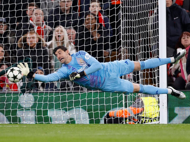 Real Madrid perde peça-chave: Courtois lesionado e fora por várias semanas