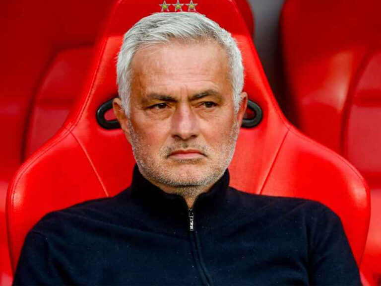 José Mourinho quer continuar no Benfica apesar de título estar distante