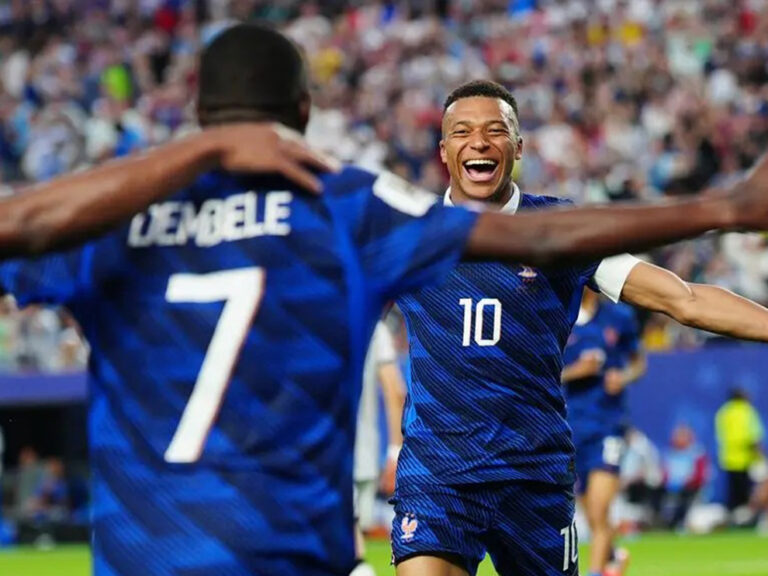 Mbappé volta a brilhar, França vence Iraque e garante lugar na próxima fase