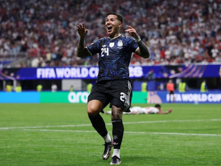 Argentina vira sobre a Inglaterra e garante vaga na final da Copa do Mundo
