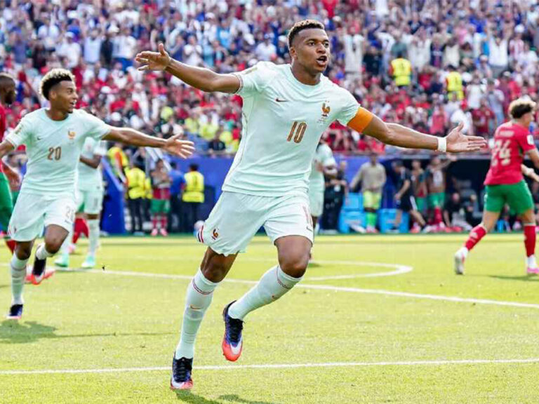Mbappé brilha e França elimina Marrocos para chegar às semifinais