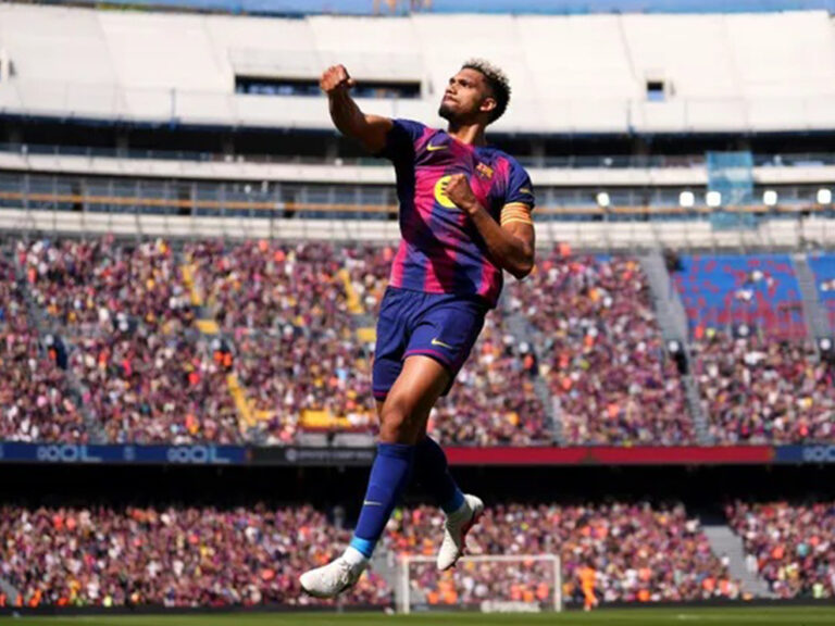 Barcelona vence o Rayo Vallecano com gol de Araújo, que iguala recorde de gols numa temporada